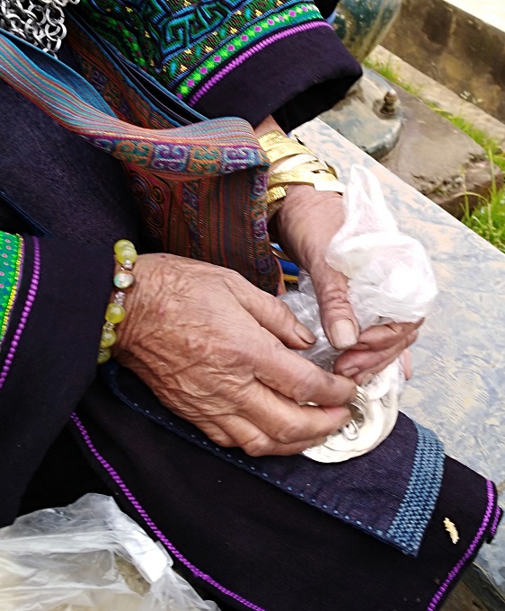 手shŏu  (Hands)